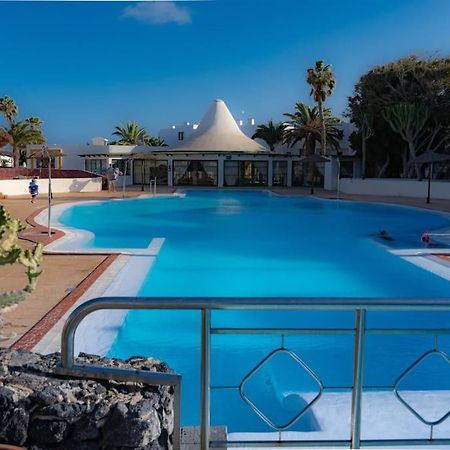 Pequeno Bungalow Firt Line Of The Sea Costa Teguise Eksteriør billede