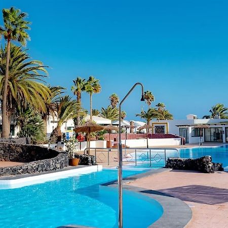 Pequeno Bungalow Firt Line Of The Sea Costa Teguise Eksteriør billede