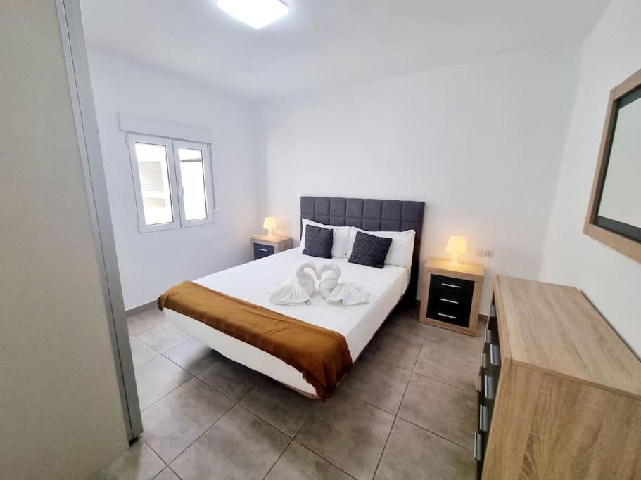 Pequeno Bungalow Firt Line Of The Sea Costa Teguise Eksteriør billede