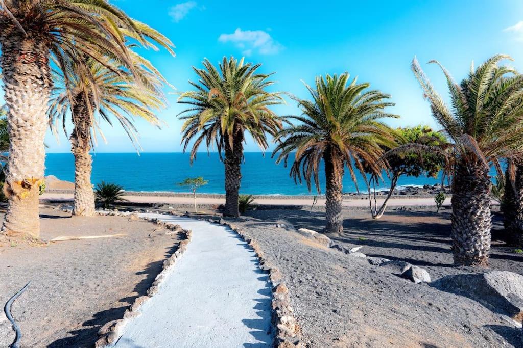 Pequeno Bungalow Firt Line Of The Sea Costa Teguise Eksteriør billede