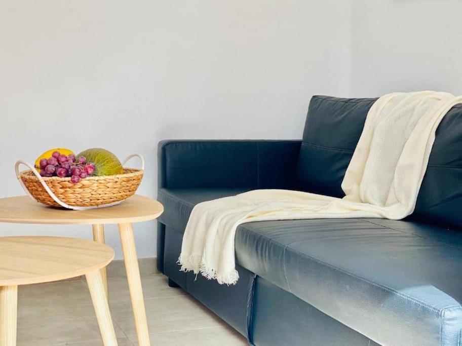 Pequeno Bungalow Firt Line Of The Sea Costa Teguise Eksteriør billede