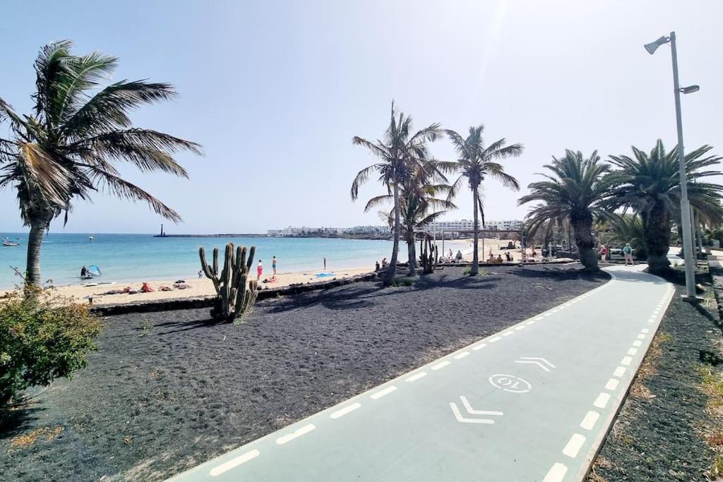 Pequeno Bungalow Firt Line Of The Sea Costa Teguise Eksteriør billede