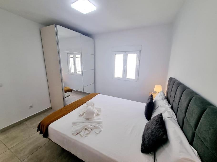 Pequeno Bungalow Firt Line Of The Sea Costa Teguise Eksteriør billede