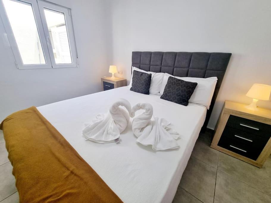 Pequeno Bungalow Firt Line Of The Sea Costa Teguise Eksteriør billede